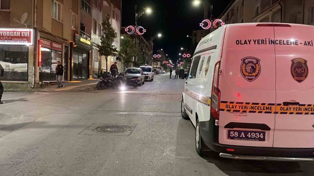 Tartışma bı&ccedil;aklı kavgaya d&ouml;n&uuml;şt&uuml;: 1&rsquo;i ağır 4 yaralı

