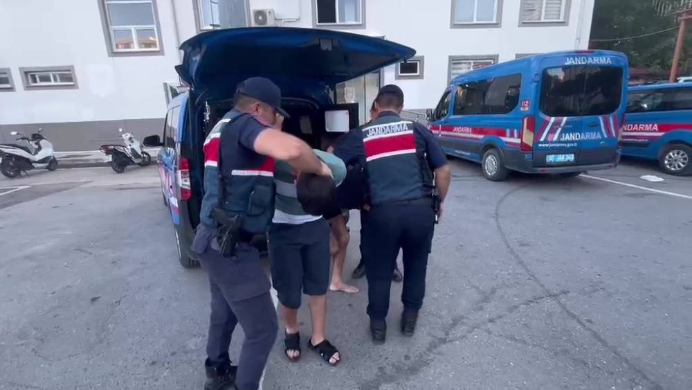Canlı yayında ter&ouml;r propagandası yapan şahıslar YTS ile tespit edildi
