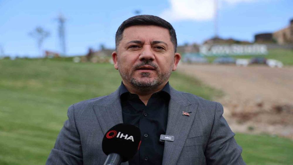 Nevşehir Belediye Başkanı Rasim Arı yeniden AK Parti&rsquo;ye katılıyor
