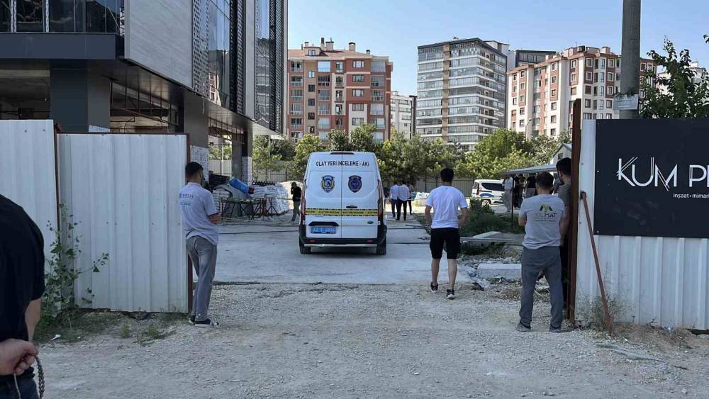 İnşaatın yedinci katında y&uuml;k asans&ouml;r&uuml;nden d&uuml;şen usta &ouml;ld&uuml;
