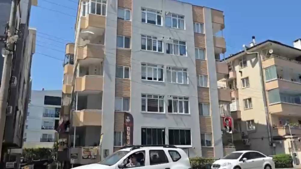 Yaşlı kadını komşusu &ouml;ld&uuml;rm&uuml;ş

