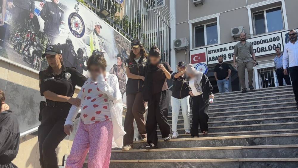 İstanbul&rsquo;da toplu taşımada yankesicilik yapan şebekeye operasyon
