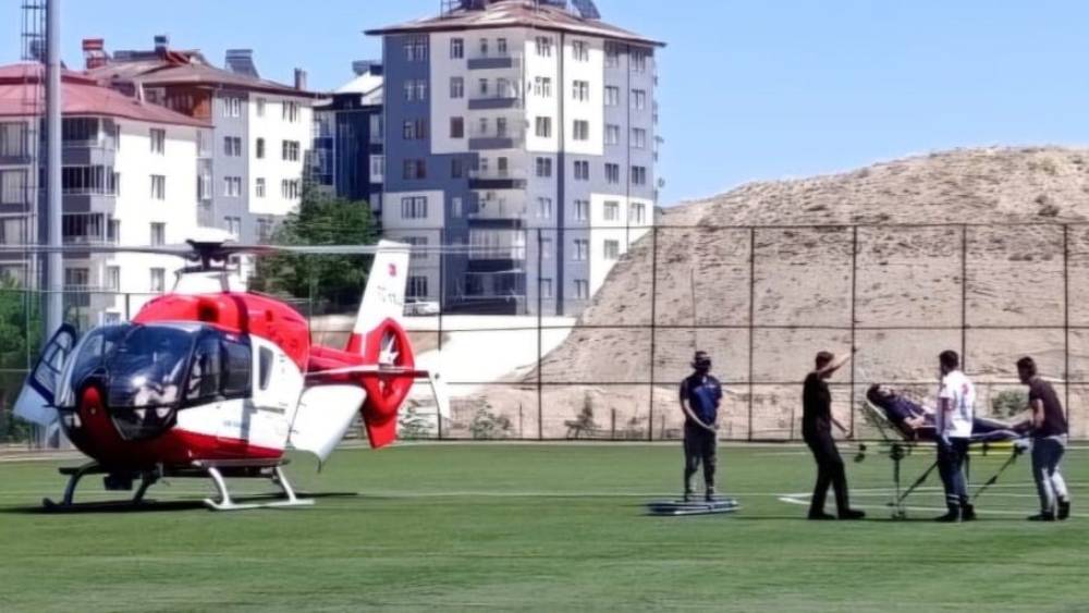 Darende&rsquo;de kalp krizi ge&ccedil;iren hasta i&ccedil;in hava ambulansı havalandı
