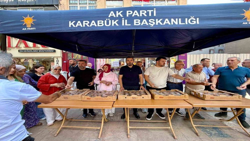 AK Parti&rsquo;den vatandaşlara lokma ikramı
