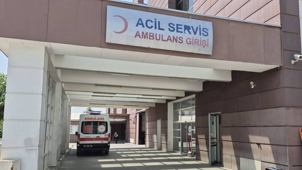 Motosiklet ile otomobil &ccedil;arpıştı: 1 yaralı
