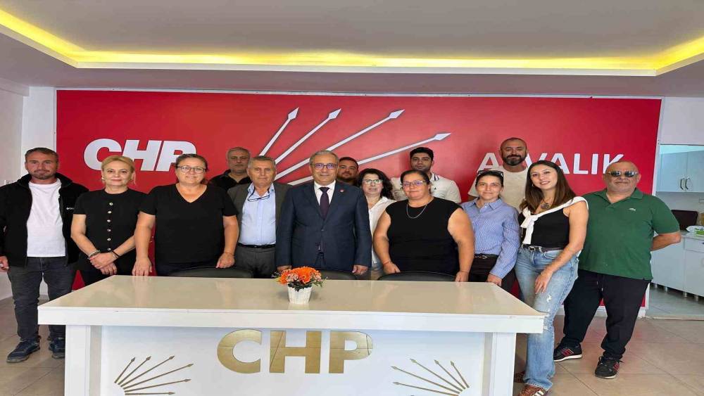 CHP Ayvalık&rsquo;ta yeni y&ouml;netim g&ouml;rev dağılımını yaptı

