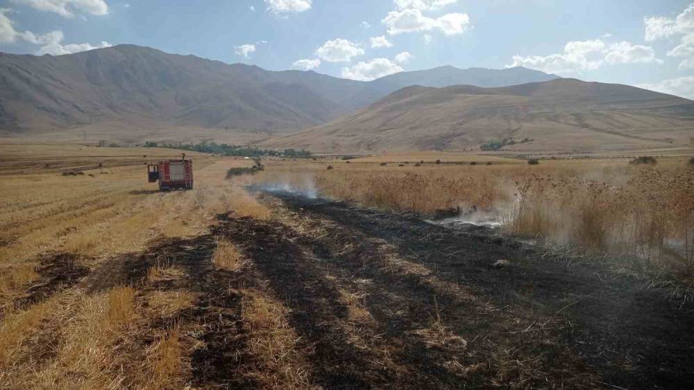 Van&rsquo;da &ouml;rt&uuml; &uuml;st&uuml; yangını
