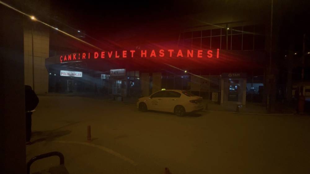 Mantar d&ouml;n&uuml;ş&uuml; feci kaza: U&ccedil;uruma yuvarlanan otomobilde 4 &ouml;l&uuml;, 1 yaralı
