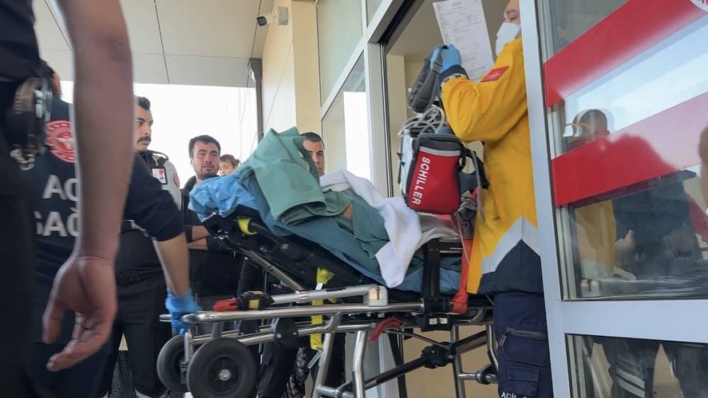 Burdur&rsquo;da silahlı kavga: 1&rsquo;i ağır 3 yaralı
