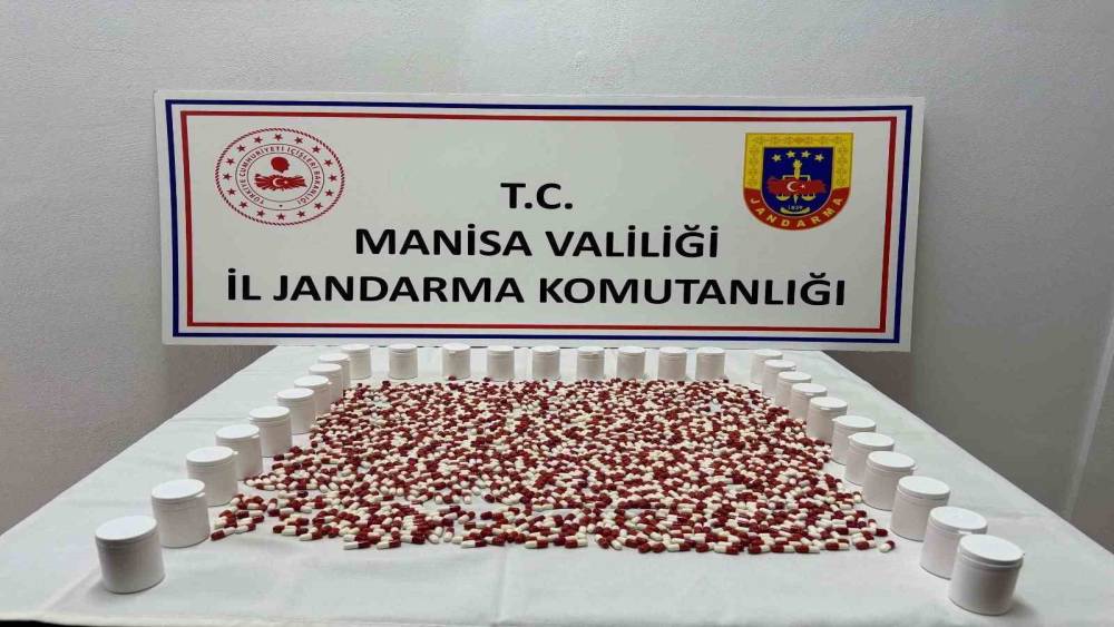Manisa&rsquo;da jandarmadan uyuşturucu operasyonu: 2 g&ouml;zaltı
