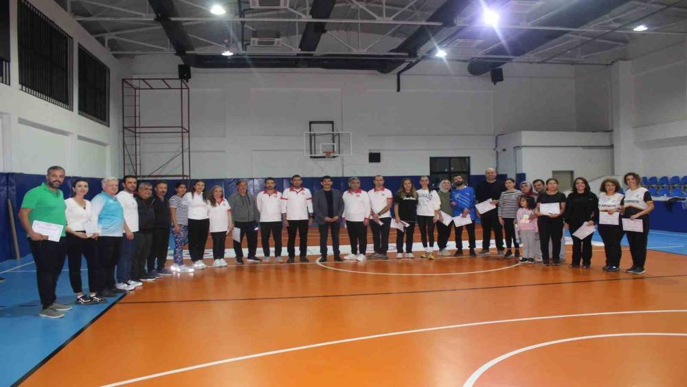 Köyceğiz’de öğretmenler Floorcurling turnuvasında yarıştı
