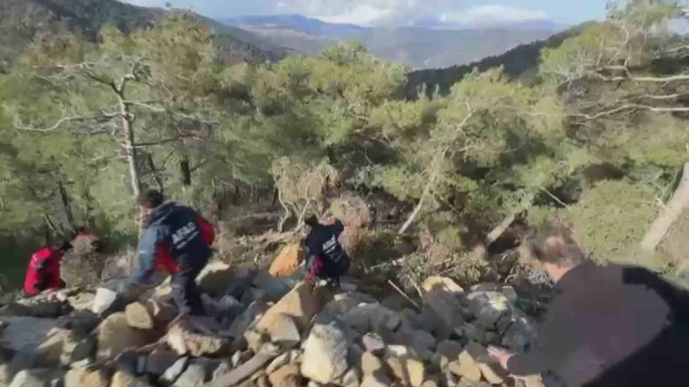 Hatay&rsquo;da psikolojik rahatsızlığı olan kayıp gen&ccedil; 6. g&uuml;nde aranıyor
