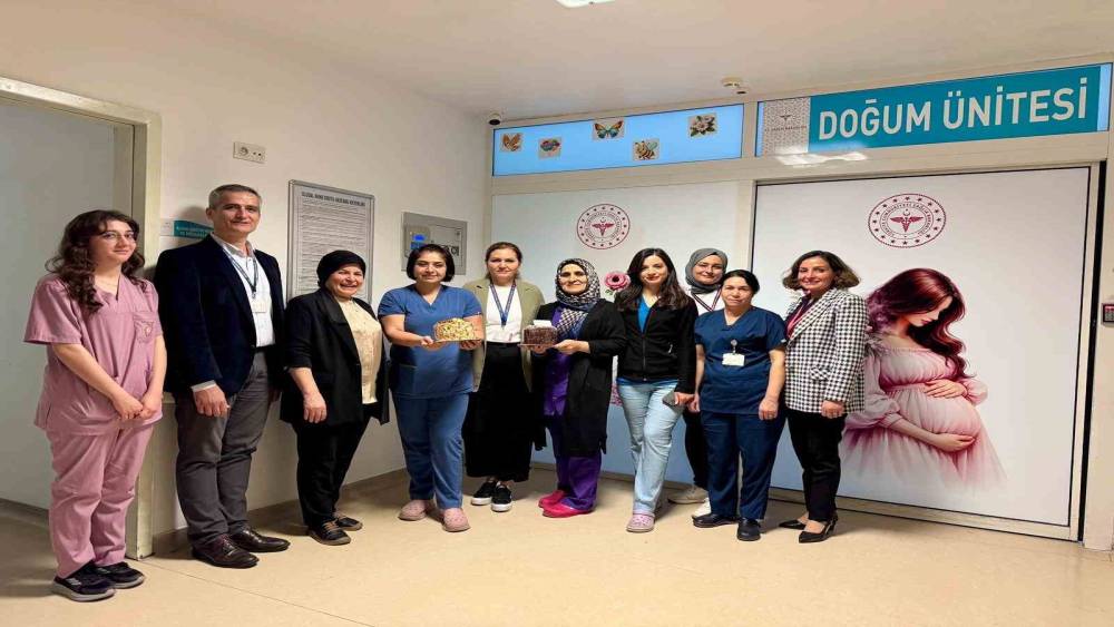 Muğla Eğitim ve Araştırma Hastanesi&rsquo;nde ebeler unutulmadı
