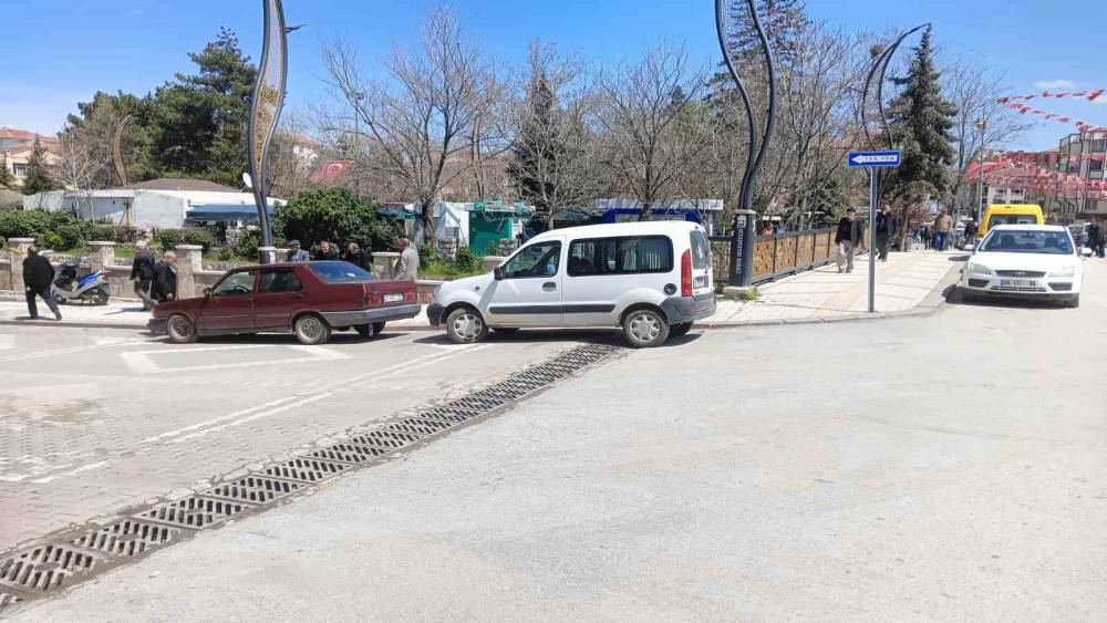 Ankara&rsquo;da kamyonun &uuml;zerinden ge&ccedil;tiği yabancı uyruklu &ccedil;ocuk hayatını kaybetti
