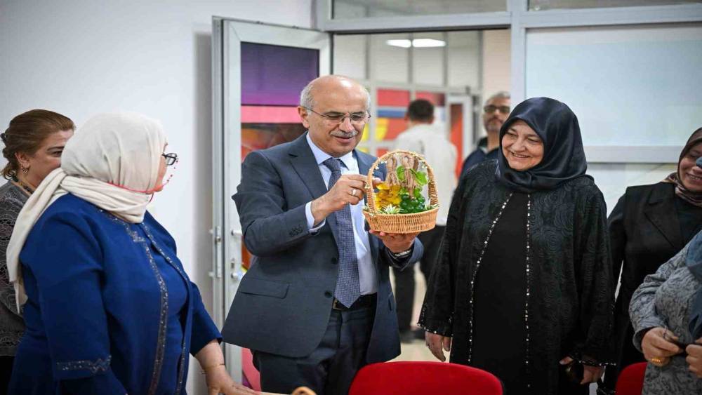 Malatya B&uuml;y&uuml;kşehir Belediyesi&rsquo;nden &uuml;reten kadınlara b&uuml;y&uuml;k destek
