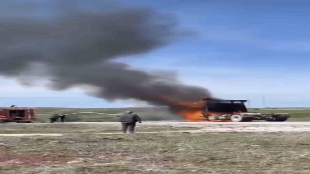 Alevlere teslim olan tır k&uuml;le d&ouml;nd&uuml;
