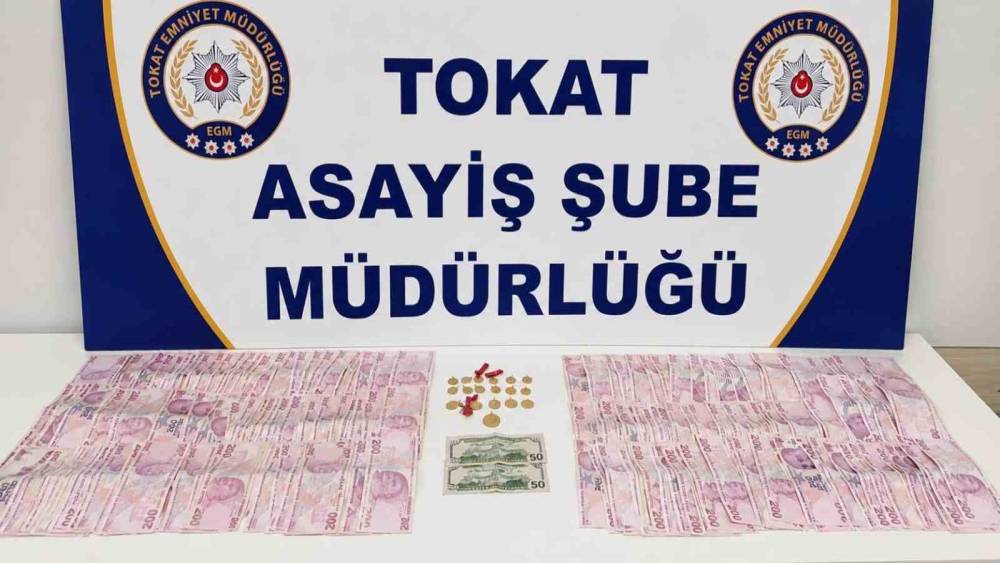"MİT"  personeli yalanıyla yaşlı kadını dolandıran 2 ş&uuml;pheli tutuklandı
