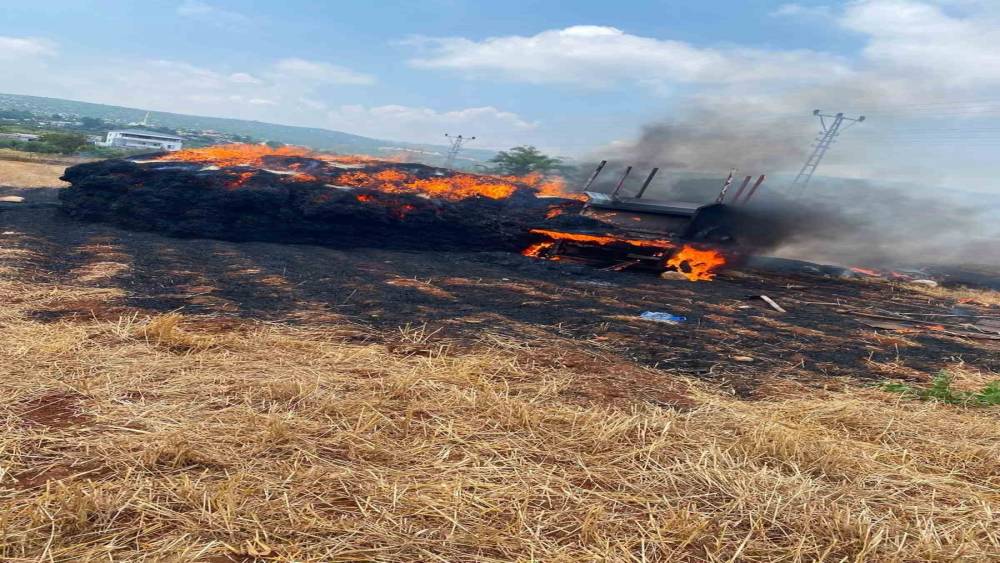Tarsus&rsquo;ta saman balyaları alevlere teslim oldu
