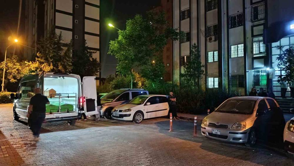 Boşanma kararı kanlı bitti: Karısını uykusunda &ouml;ld&uuml;rd&uuml;
