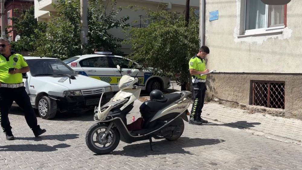 Otomobil ile motosiklet &ccedil;arpıştı: 1 yaralı
