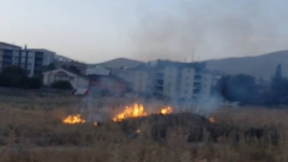 Y&uuml;ksekova&rsquo;da anız yangını
