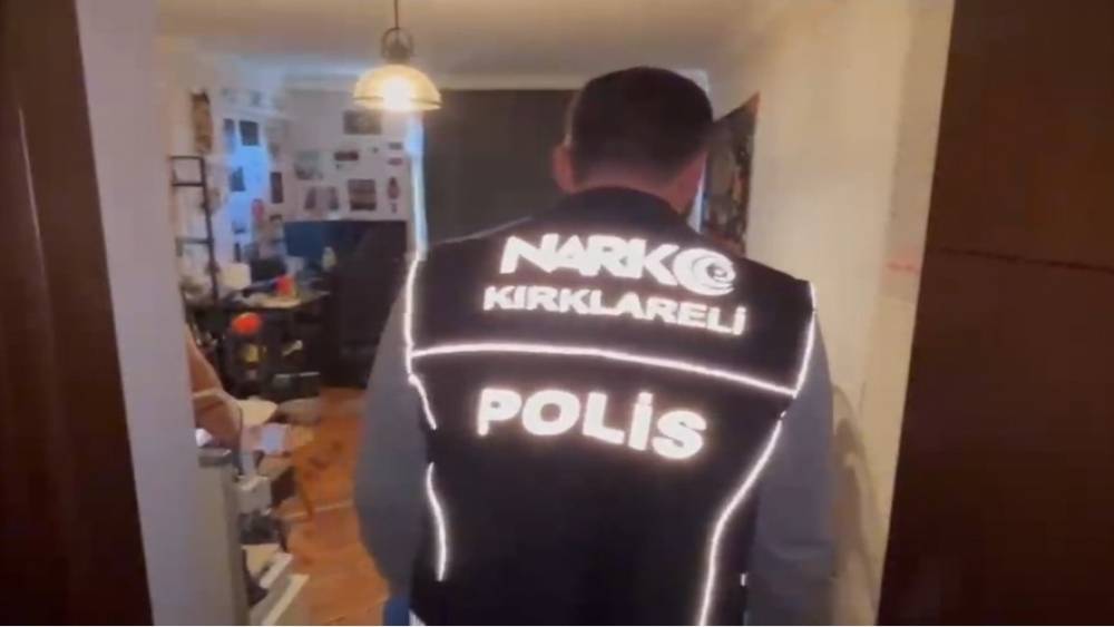 Kargoyla uyuşturucu ticaretine b&uuml;y&uuml;k darbe: 8 ş&uuml;pheli tutuklandı
