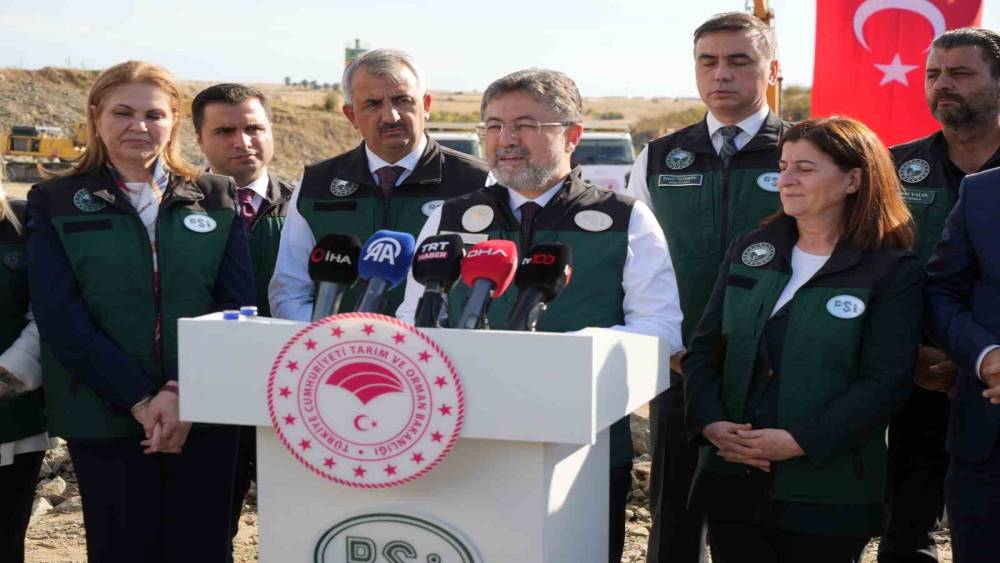 Bakan Yumaklı: "Kaybedecek bir g&uuml;n&uuml;m&uuml;z bile yok"
