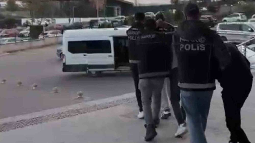 Kırıkkale&rsquo;de uyuşturucu tacirlerine operasyon: 5 tutuklama
