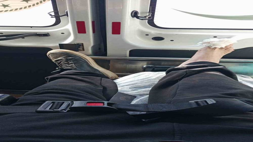 Gaziantep&rsquo;te amca-yeğenin arazi kavgası kanlı bitti: Yaraladığı yeğenine yardım edilmesini engellemeye &ccedil;alıştı
