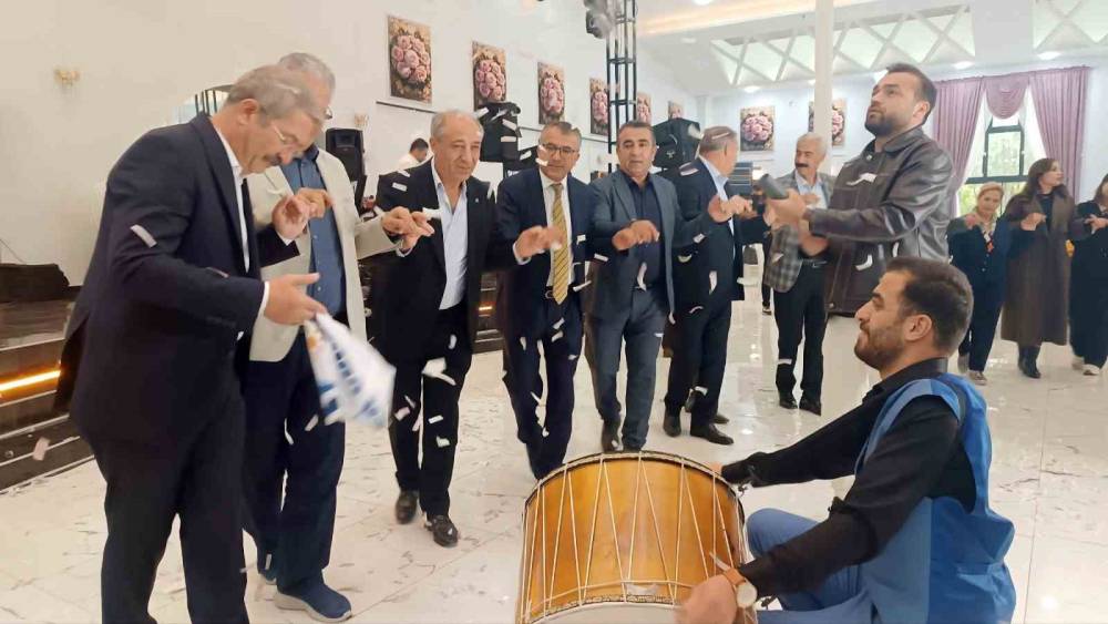 Van TSO Başkanı Takva: "Bu kentin en g&uuml;venilir limanı Ortak Akıl ve Mavi Liste&rsquo;dir"

