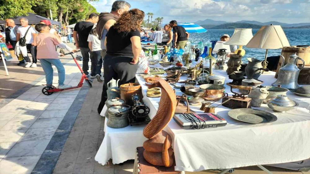 K&ouml;yceğiz&rsquo;de Ekim ayının son Pazar g&uuml;n&uuml; ikinci el pazarı kuruldu
