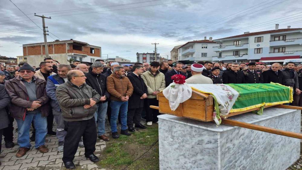 Patlamada hayatını kaybeden Seda Akın toprağa verildi
