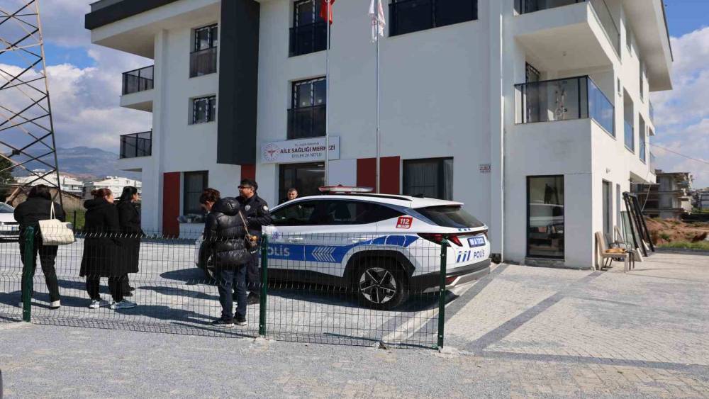 A&ccedil;ığa alınan doktorların hemşirelerinden haber yapan gazeteciye tehdit
