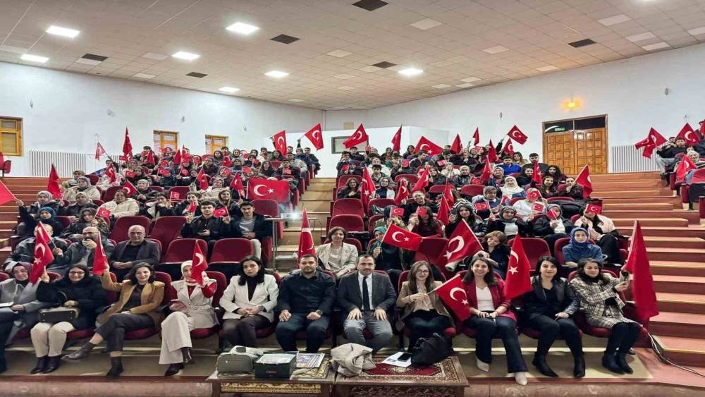 Erzincan&rsquo;da &uuml;niversite &ouml;ğrencilerine "SİBERAY" semineri
