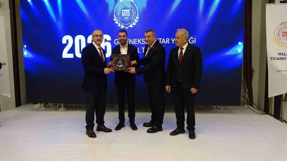 Kuru kayısı ihracatında ilk 10&rsquo;a giren firmalar &ouml;d&uuml;llendirildi
