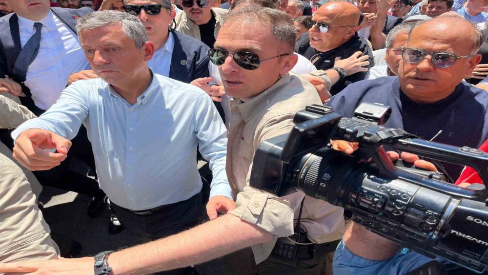 &Ouml;zg&uuml;r &Ouml;zel&rsquo;den Kılı&ccedil;daroğlu&rsquo;na &ccedil;ağrı: "Başkası kazanırsa elini &ouml;peceğim"
