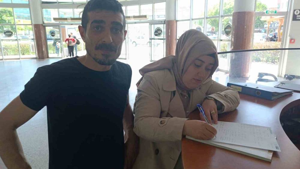 Terminalde unutulan &ccedil;antadan servet &ccedil;ıktı: Yarım kilo altın bulundu
