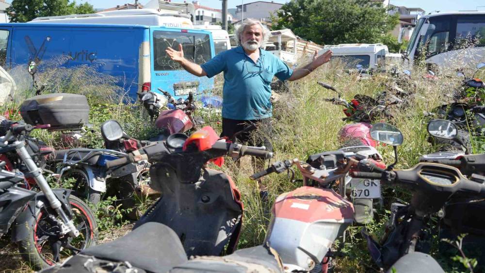 Otoparkta yer kalmadı, işletmeci isyan etti: "&Uuml;&ccedil;&uuml;ne beşine bakmadan teslim edeceğiz"
