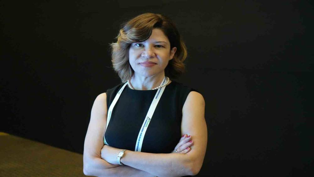Prof. Dr. &Ouml;zden: "Kalp-damar sağlığını olumsuz etkileyen, eklemlere geri d&ouml;n&uuml;lmez hasar verebilen sedef hastalığı tamamen iyileştirilebiliyor"
