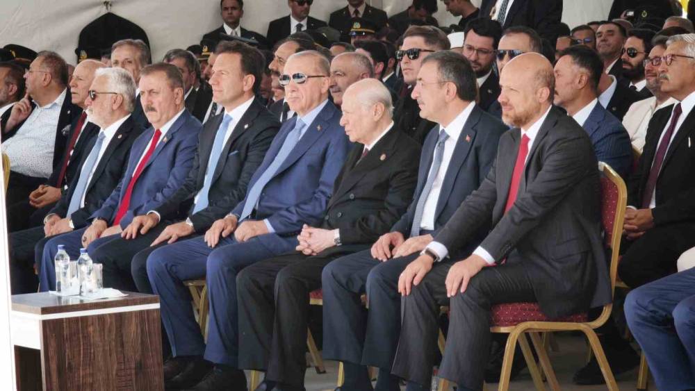 Cumhurbaşkanı Erdoğan: "B&ouml;lgemizde tarih yeniden yazılıyor"
