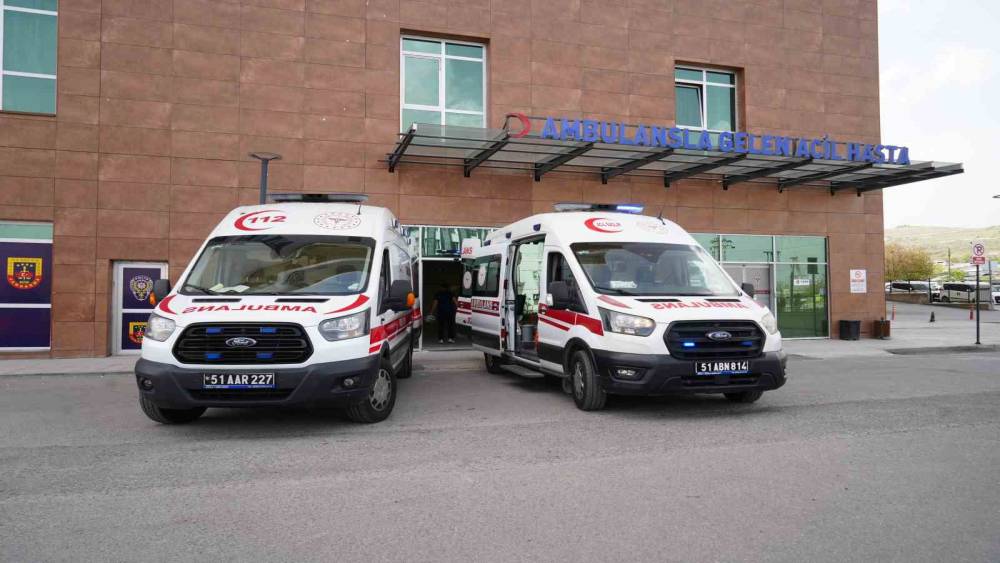 Niğde&rsquo;de yedikleri yemekten rahatsızlanan 41 kişi hastaneye başvurdu
