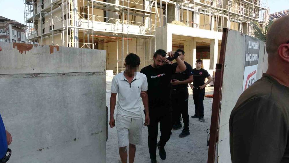 &Ccedil;atıya &ccedil;ıkan iş&ccedil;i para hesabına yatınca aşağıya indi
