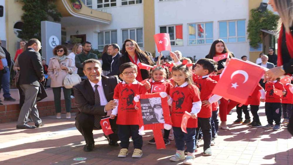 Gaziantep Kolej Vakfı’nı Cumhuriyet coşkusu sardı
