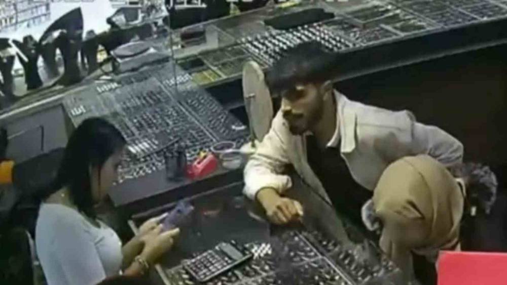 Sakarya&rsquo;da kuyumcuları hedef alan sahte altın vurguncuları tutuklandı
