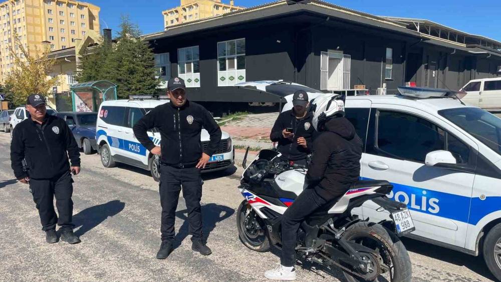 Karaman&rsquo;da okul &ccedil;evrelerinde denetimler s&uuml;r&uuml;yor
