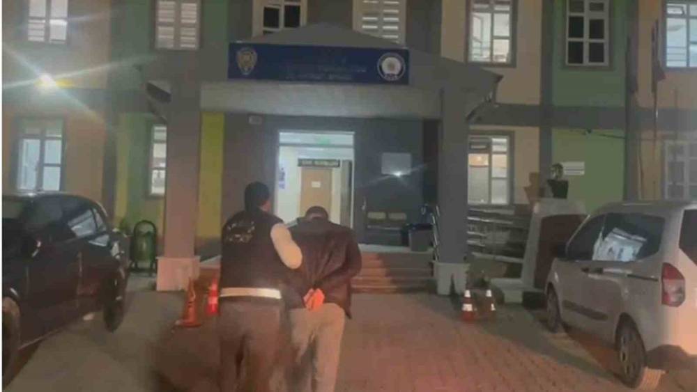 Antakya&rsquo;da hapis cezası ile aranan şahıs tutuklandı
