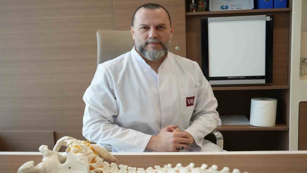 "Kapalı omurga cerrahisi ile fel&ccedil; riski yok denecek kadar azaltılabiliyor"

