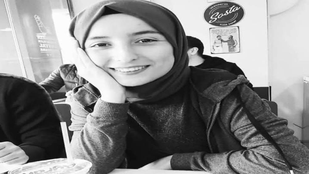 Kazada yaralanan gen&ccedil; &ouml;ğretmen hastanede hayat m&uuml;cadelesini kaybetti
