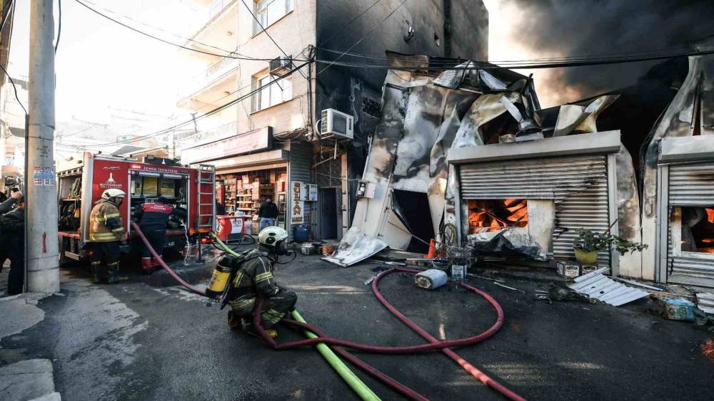 Buca&rsquo;da iş yerinde yangın

