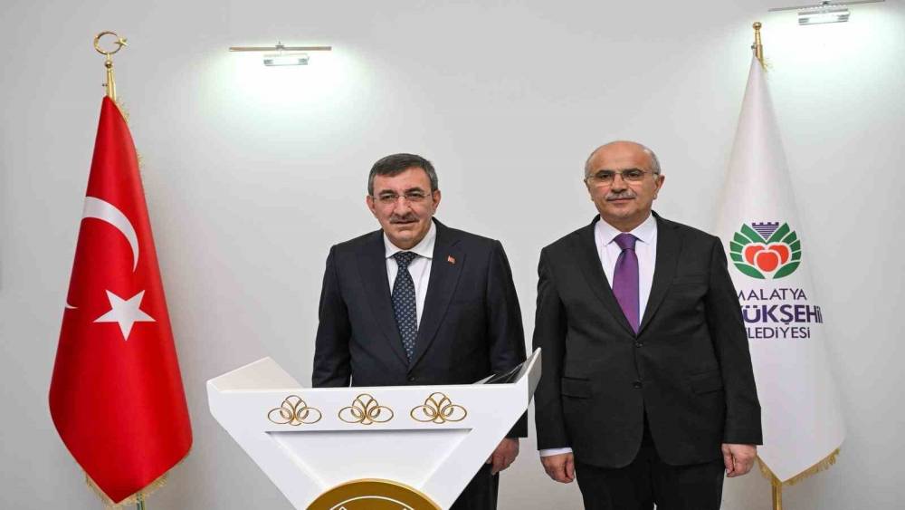 Cumhurbaşkanı Yardımcısı Yılmaz&rsquo;dan Başkan Er&rsquo;e tebrik
